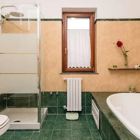 White Pearl Vila Sorrento