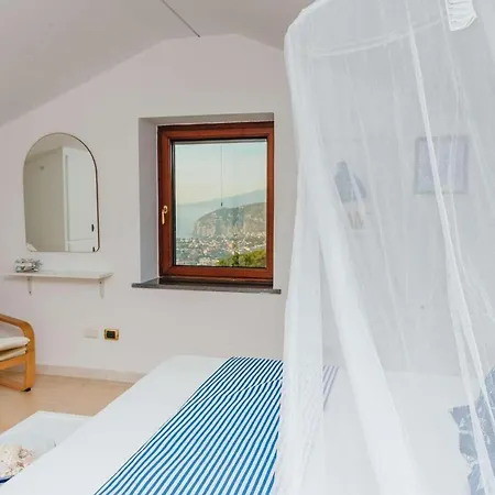 Vila White Pearl Sorrento